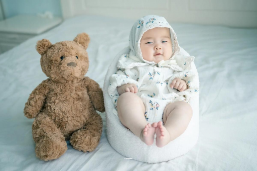 汉中宝宝吃不饱母乳的症状